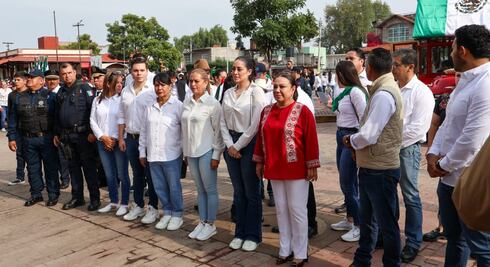 Concluyen festividades patrias con desfile