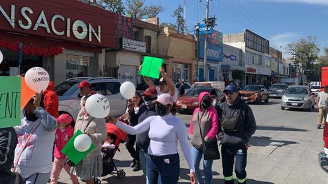 Familiares y amigos de Brandon exigen justicia tras su muerte en la barandilla municipal