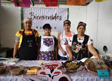 Cocineras tradicionales de Santiago de Anaya participan en la Feria de Alimentos de Origen Prehispánico