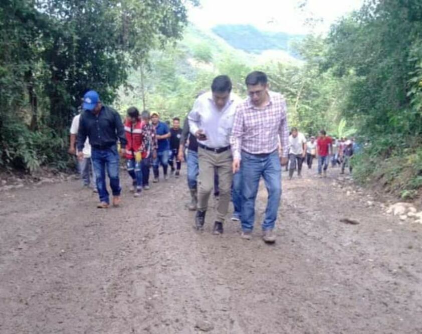 Los retenidos fueron el secretario municipal y el director de obras públicas, a quienes se les aplicaron usos y costumbres Foto: Especial