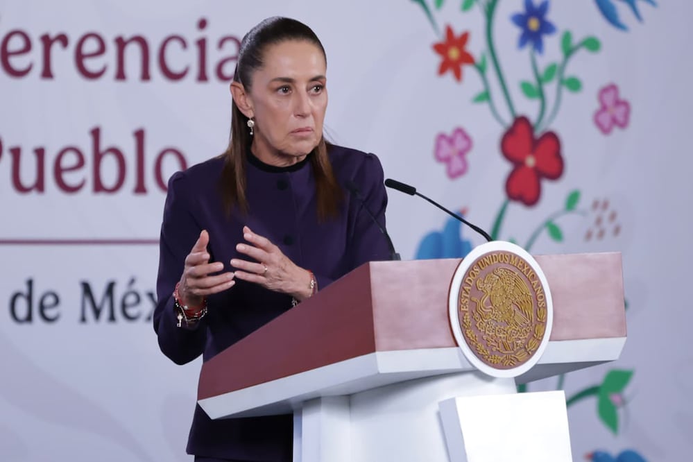 La presidenta de México, Claudia Sheinbaum en su conferencia de este lunes 18 de mayo de 2026 en Palacio Nacional. Asisten: Titular de Profeco, Iván Escalante, consejera jurídica, Luisa María Alcalde y el ministro en retiro Arturo Zaldívar. Foto: Agencia EL UNIVERSAL/Fernanda Rojas/LCG