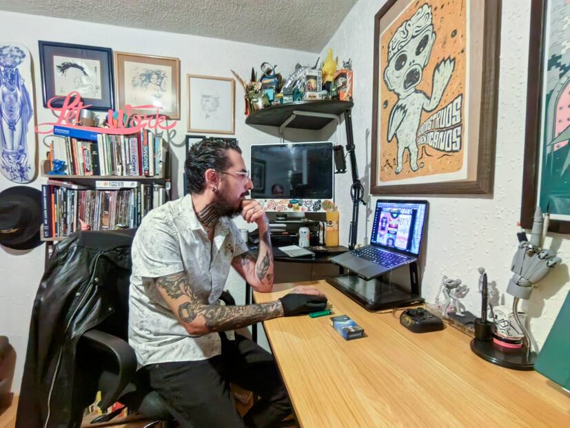 ‘Tomas todas’, el ilustrador hidalguense que conquistó al rock nacional | Foto: Josué Ortiz