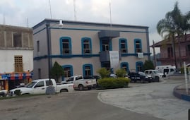 Denuncian a empleado de Obras Públicas de Xochiatipan por supuestamente golpear a su expareja