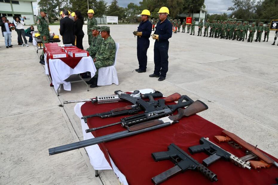 Un total de 339 armas de fuego largas y 125 cortas, así como 8 mil 988 cartuchos útiles que fueron decomisadas en diversos operativos en la entidad, se destruyeron para evitar su reutilización Fotos: Luis Soriano