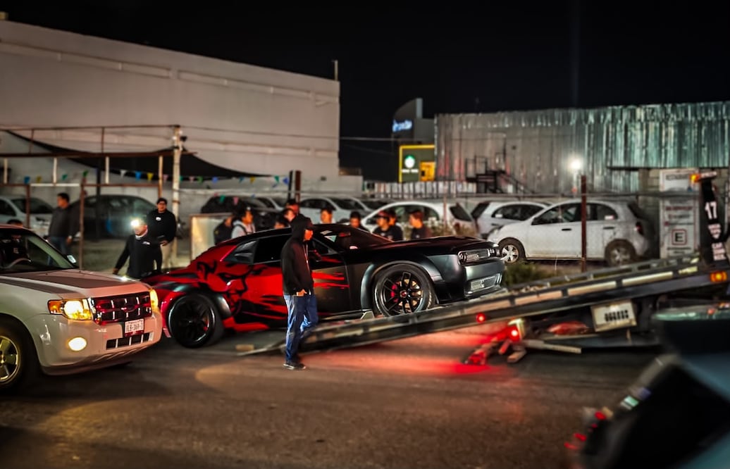 Cuatro vehículos fueron asegurados en Pachuca por presuntamente participar en arrancones | Foto: SSPTyV