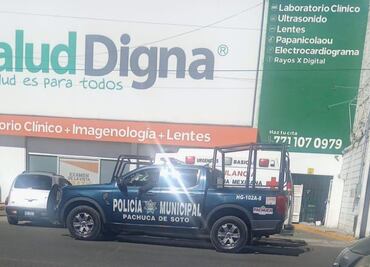 Hombre fallece repentinamente en sala de espera de clínica en Pachuca