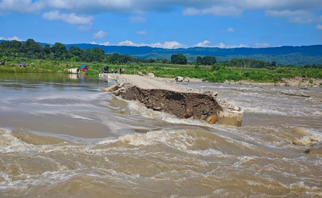 Colapsa vado provisional por crecida del río Calabozo | Foto: especial