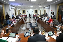¡Se les acabaron las vacaciones! Castigarán a los regidores faltistas en comisiones