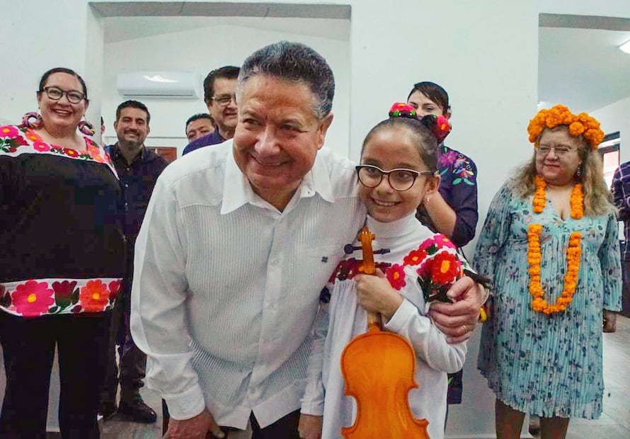 Julio Menchaca inaugura Casa de la Cultura Huasteca | Twitter: Julio menchaca