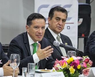 No existe fundamento legal que impida apertura de negocios chinos: Sedeco