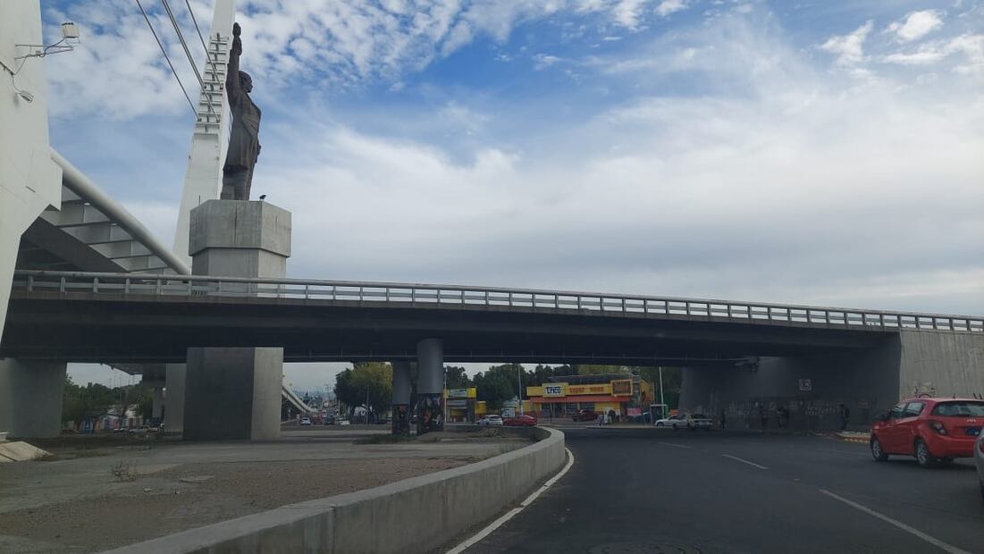 Contemplan estudio de movilidad para solucionar caos debajo del atirantado | Foto: Lorena Rosas