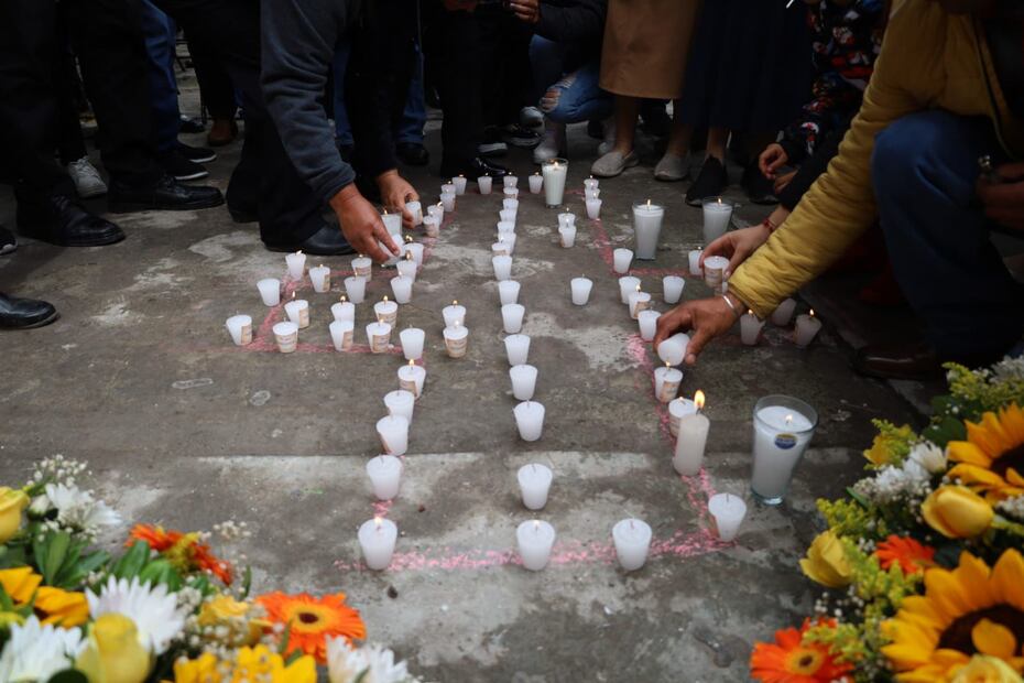 Cientos rinden homenaje a padres fallecidos en el panteón San Miguel de Tulancingo | Foto: especial