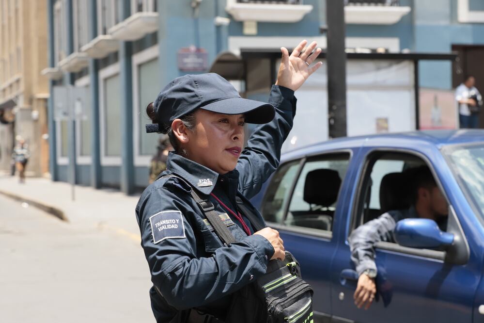 Alma Delia Reyes Hernández está satisfecha con su actividad como policía de Pachuca, quien ha sobrellevado con la labor de ser mamá por partida doble I Foto: Luis Soriano