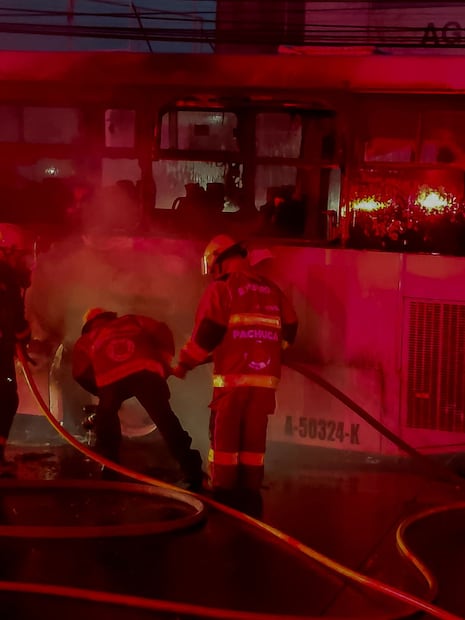 Se incendia autobús en el bulevar Colosio; no hubo personas lesionadas | Foto: especial