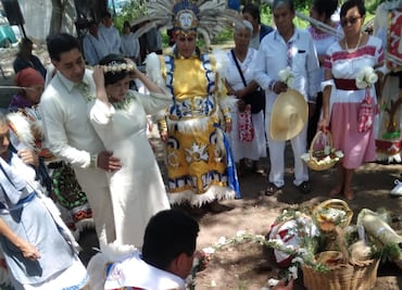 Boda ancestral Hñähñu revive tradición en Chilcuautla