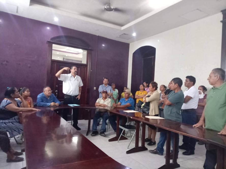 Los vecinos señalan que el reglamento fue avalado con menos de 100 asistentes, pese a que en la colonia habitan más de dos mil personas | Foto: especial