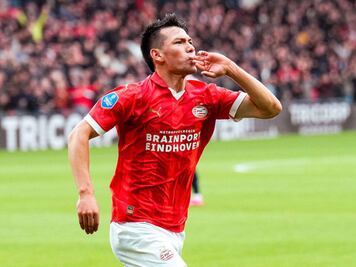 Chucky Lozano despacha al Ajax con tres goles