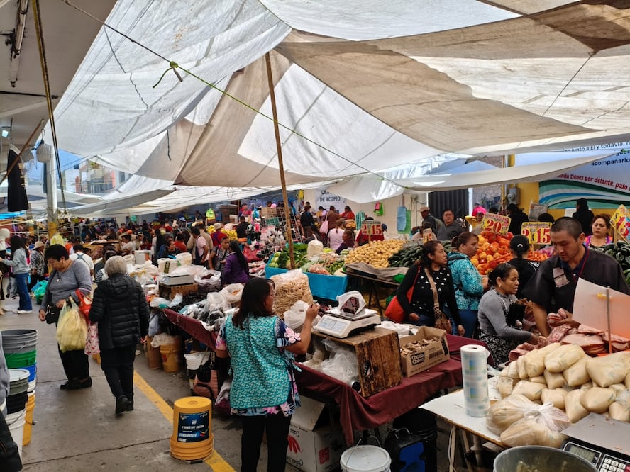 Tulancingo refuerza vigilancia sanitaria en tianguis | Foto: Mirely Santos