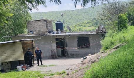 Hallan a mujer sin vida abrazando a su hija de 2 años en Tepeji del Río