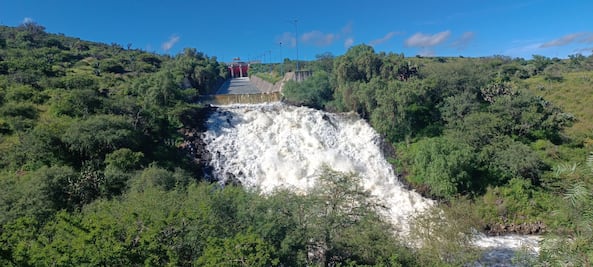 Presas del Valle del Mezquital rebasan su capacidad y presentan desfogues