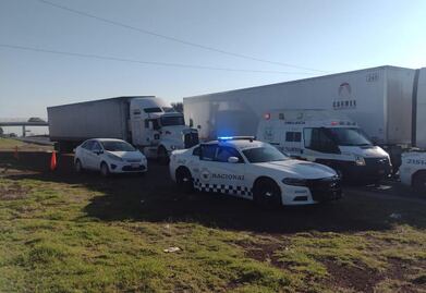 Chofer pierde la vida al interior de su tráiler en la carretera Singuilucan - Tulancingo