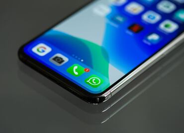 ¿De dónde es el prefijo 27 de WhatsApp y por qué debes bloquearlo?