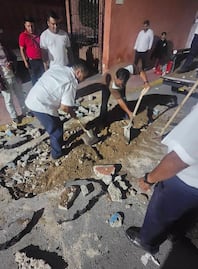 Transportistas inician reparaciones de socavón en Ixmiquilpan