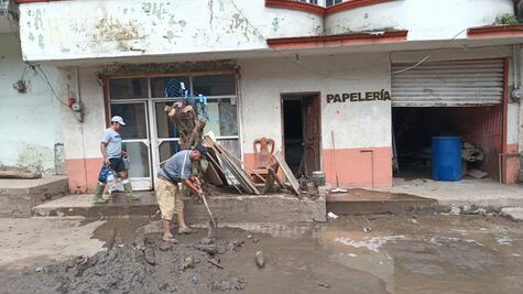 Huehuetla mantiene labores de recuperación a dos semanas de la inundación