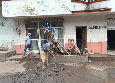 Huehuetla mantiene labores de recuperación a dos semanas de la inundación