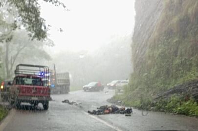 En la Sierra mueren hermanos cuando circulaban en motocicleta