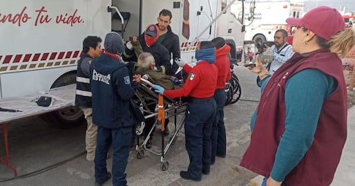 Helicóptero traslada a anciano a Pachuca para atención médica urgente