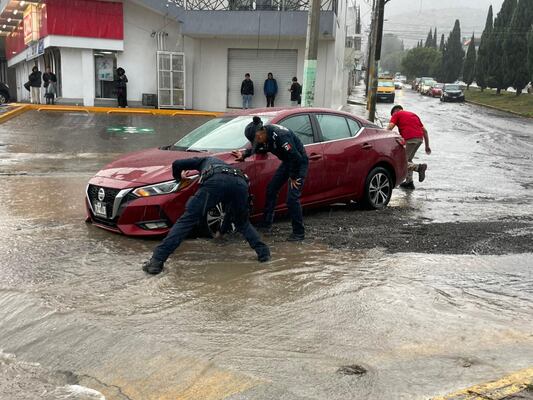 Lluvias y granizo provocan inundaciones y cierres viales en Pachuca y zona metropolitana