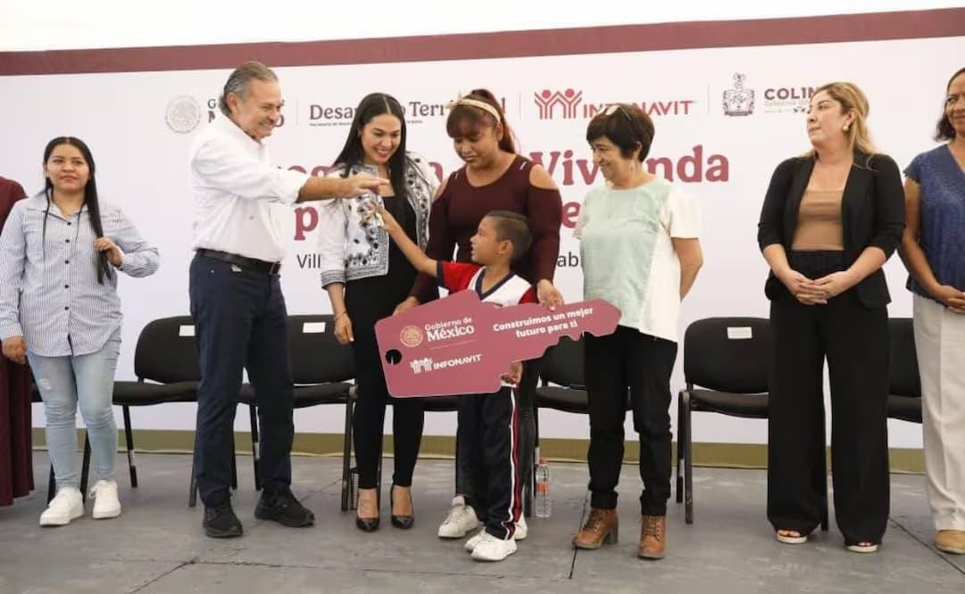 Segunda entrega de viviendas que se lleva a cabo en la entidad en el marco del Programa de Vivienda para el Bienestar en Colima. Foto: Especial