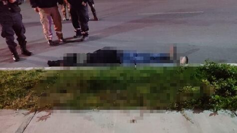 Localizan hombre sin vida tirado en la calle en Paseos de Chavarría en Mineral de la Reforma