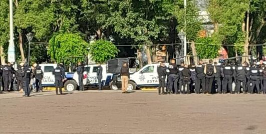 Detienen a 4 policías municipales de Tula de Allende en operativo estatal