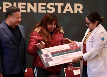 Entregan tarjetas del IMSS-Bienestar en Hidalgo
