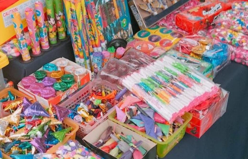 A pesar de la prohibición en Ixmiquilpan siguen vendiendo pirotecnia Foto: Erika Guitérrez