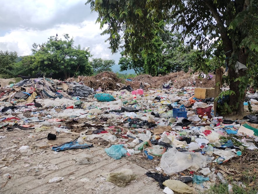 El vertedero de Jaltocán opera como sitio provisional ante la ausencia de un relleno sanitario regional | Foto: Francisco Bautista