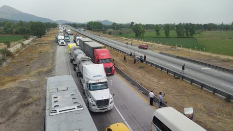 Se registra cierre vial sobre el Arco Norte en ambas direcciones