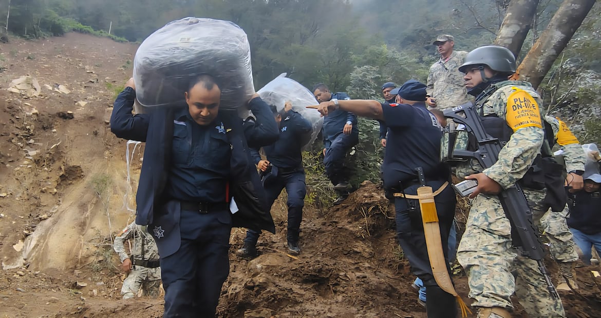 Mantiene SSPH despliegue de más de mil elementos en apoyo a comunidades afectadas en Hidalgo | Foto: SSPH