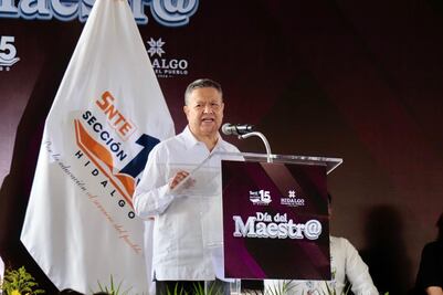 Reconocen a más de seis mil docentes en Hidalgo por el Día del Maestro
