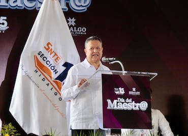 Reconocen a más de seis mil docentes en Hidalgo por el Día del Maestro