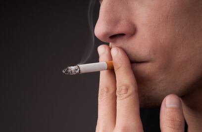 Cinco alimentos que te ayudarán a dejar de fumar