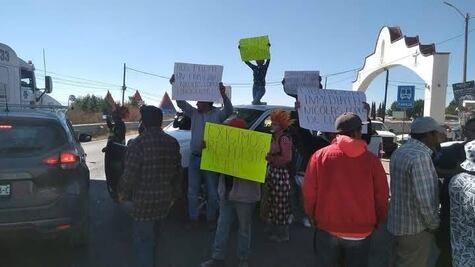 Bloqueo en Zapotlán, exhibe irregularidades en policía municipal