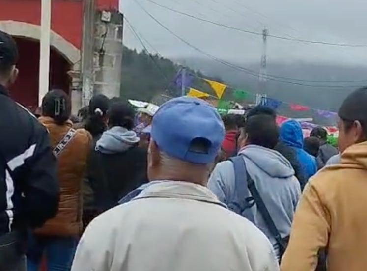 Exigen en Xochicoatlán cumplimiento de obras; protestan contra el alcalde Erick Ramírez