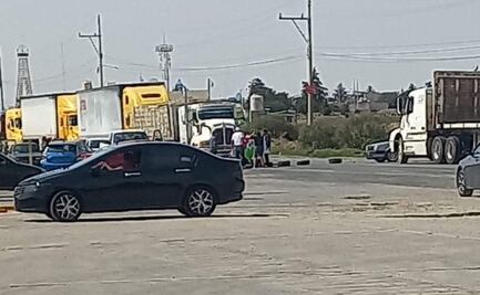 Bloquean acceso al municipio de Emiliano Zapata