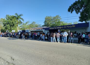 Alumnos toman el Instituto Tecnológico de Huejutla