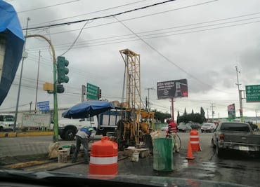 Maquinaria pesada inició trabajos para el distribuidor vial Acatlán