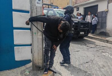 Amarran a ratero en la colonia Felipe Ángeles