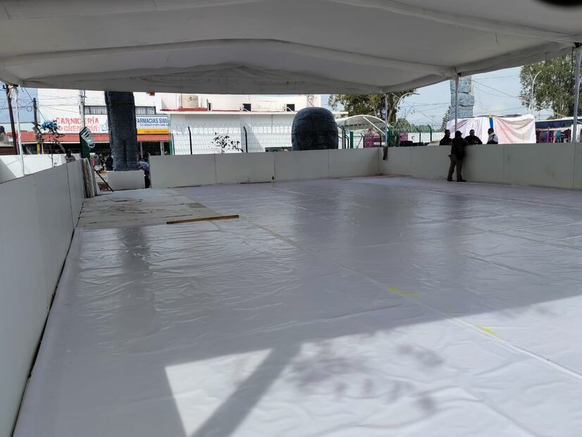 Un grinch quiere frustrar los festejos navideños, robó componentes de la pista de hielo en Tizayuca | Foto: Especial